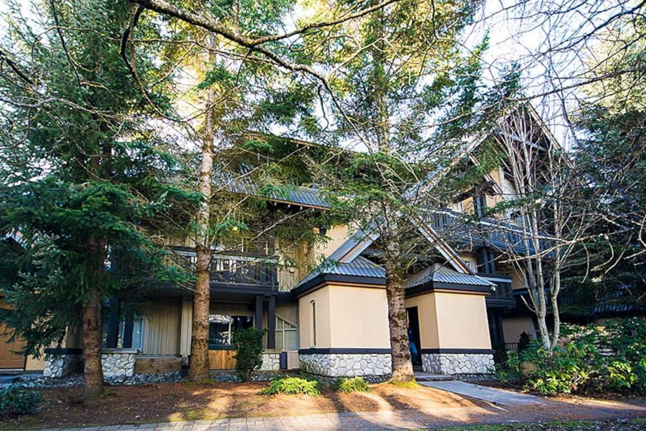 Lagoons By Cozystay Signature Whistler Esterno foto
