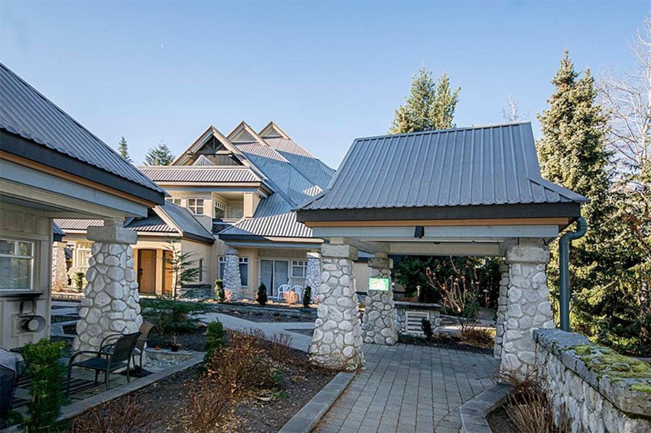 Lagoons By Cozystay Signature Whistler Esterno foto