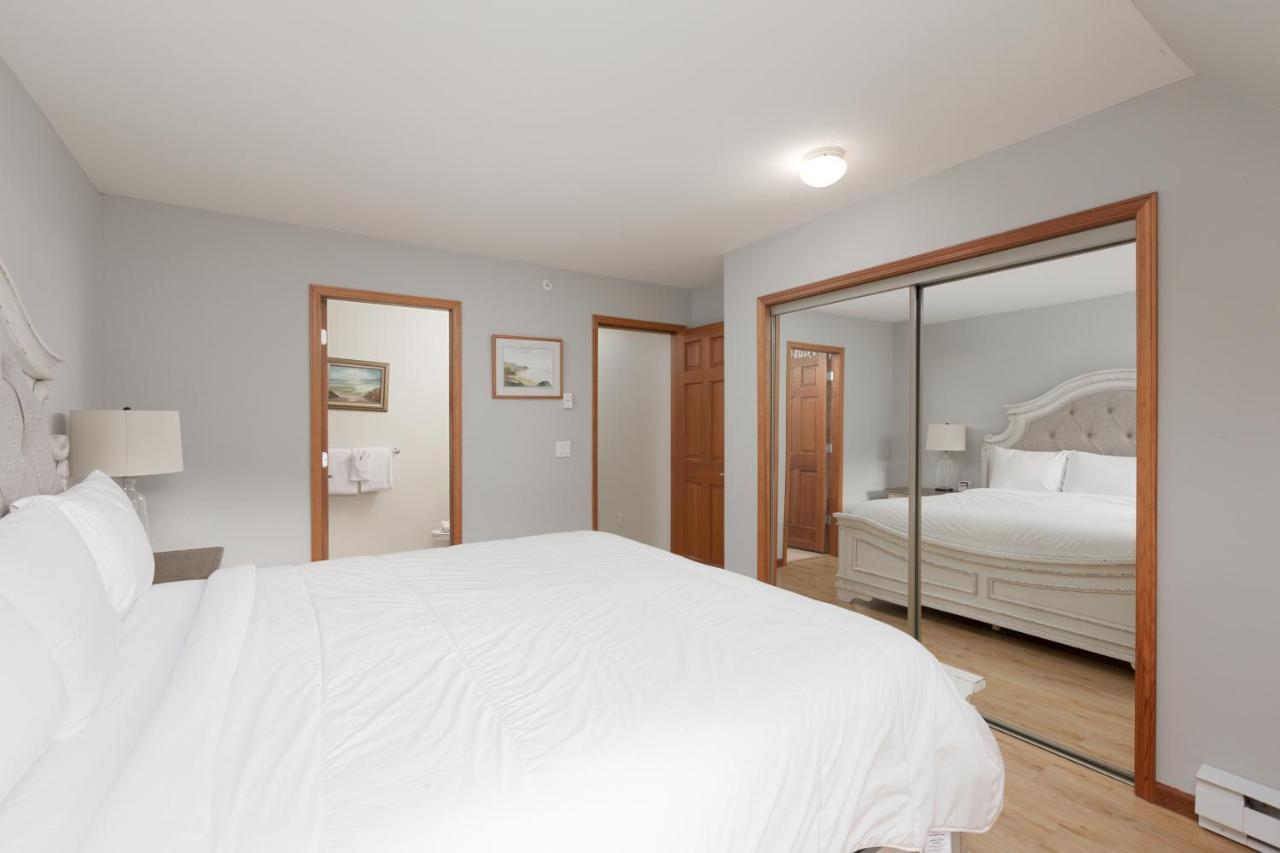 Lagoons By Cozystay Signature Whistler Esterno foto