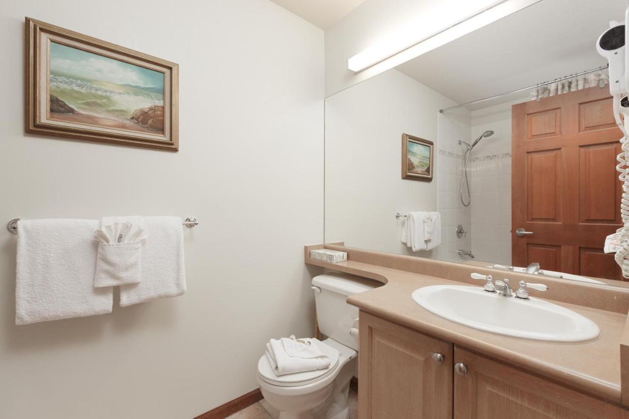 Lagoons By Cozystay Signature Whistler Esterno foto